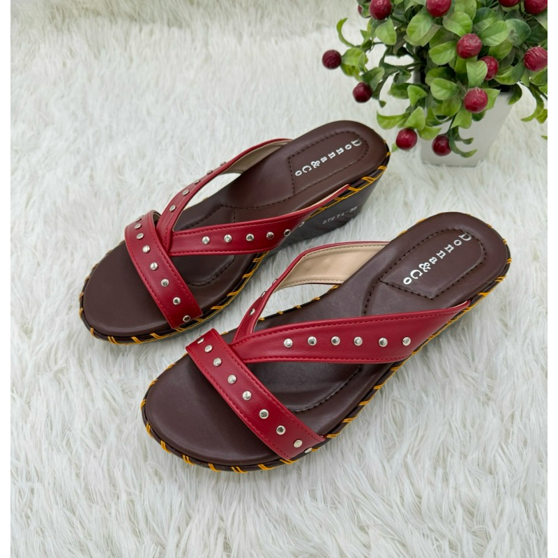 ⭐️พร้อมส่ง⭐️รองเท้าเพื่อสุขภาพ ส้นเตารีด รุ่น57274 พื้นสูง 2.5 นิ้ว ไซส์ 36-40
