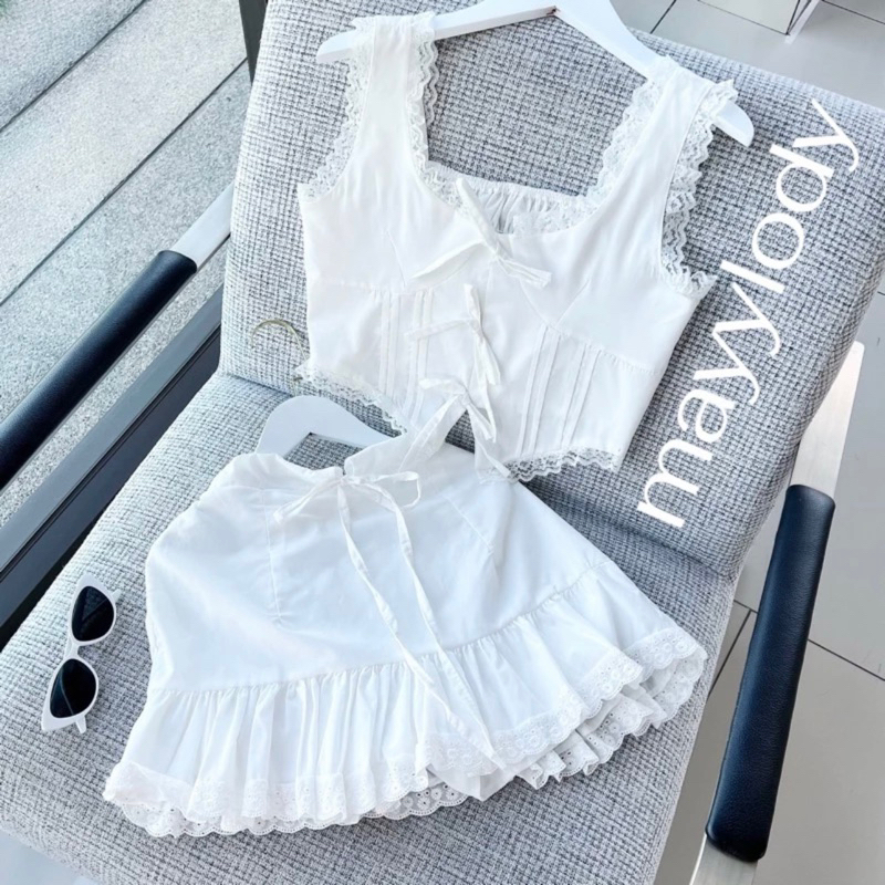 🎀mayylody🎀 ครอปท๊อป เสื้อเวียดนาม แต่งขอบลูกไม้ฟูๆเวอร์ๆ ผ้าซับเย็บ2ชั้น ไม่บางเนื้อดีสุดๆๆสม็อคด้านหลัง สวยเป๊ะมาก