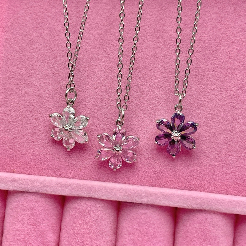 Piing me Stainless steel Necklace | สร้อยคอสแตนเลสพร้อมจี้ดอกไม้ประดับเพชร