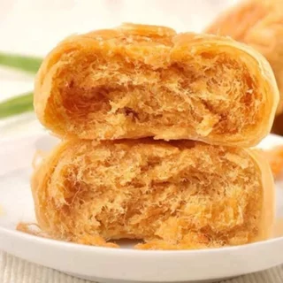 ขนมเปี๊ยะไก่หยอง เอ็มดี 48ชิ้น M&D เปี๊ยะไส้ไก่หยองหอมๆไส้แน่นๆ ทำจากอกไก่ แป้งบางมากเวลา เคี้ยวตรงไส้จะหอมถั่ว