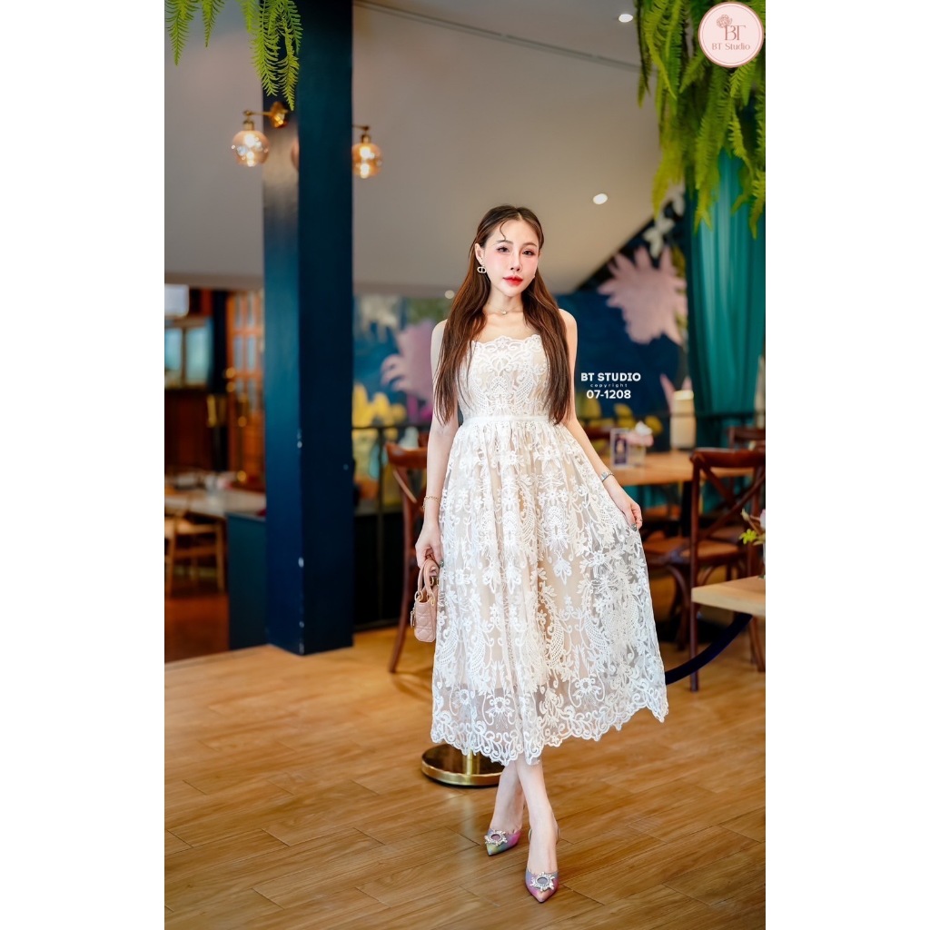 BT 07-1208 เดรสสายเดี่ยวลูกไม้สีขาวแต่งปักลาย  มีซับใน