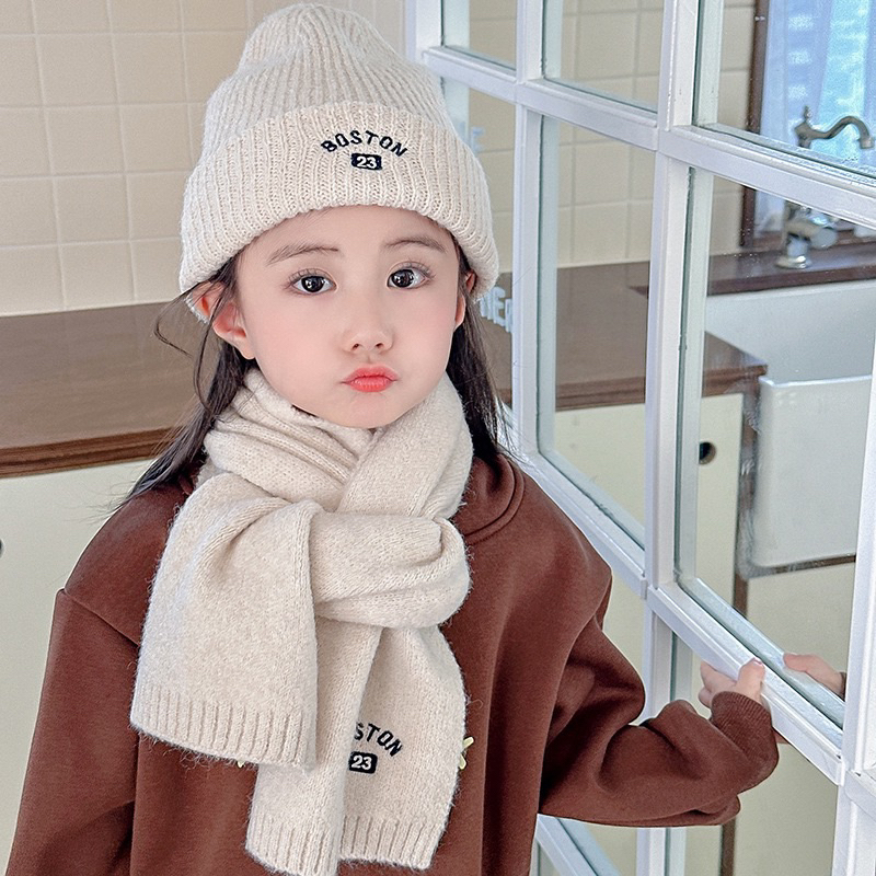 พร้อมส่ง🔥เซตหมวกไหมพรม+ผ้าพันคอไหมพรมผสมวูลจากขนสัตว์แท้ ปักBoston ผ้านุ่ม อุ่น เด็ก2-8ปี👧🏻👦🏻