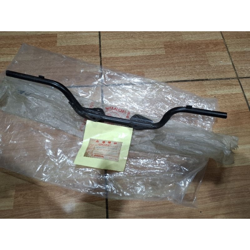 เหล็กพักเท้าหน้า Honda S90-CL90-S90Z-CL90Z ของแท้ญี่ปุ่น ใหม่เก่าเก็บสภาพสวยๆเหล็กหนาๆพร้อมใส่ใช้งาน