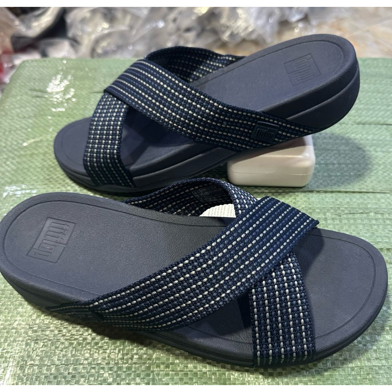 รองเท้าเเตะ fitflop สลิงรุ่นใหม่ สวย ใส่ได้ทั้ง หญิงและชายไซร้ 36----44