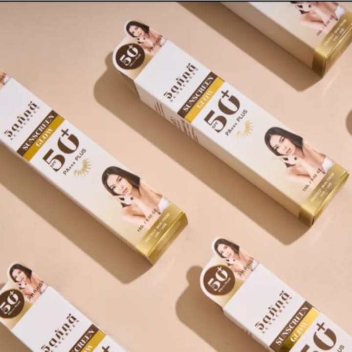[สูตรใหม่ของแท้100%] จิตภักดี กันแดดผสมรองพื้น SUNSCREEN GLOW 50+ PA+++ PLUS - รูปที่ 3