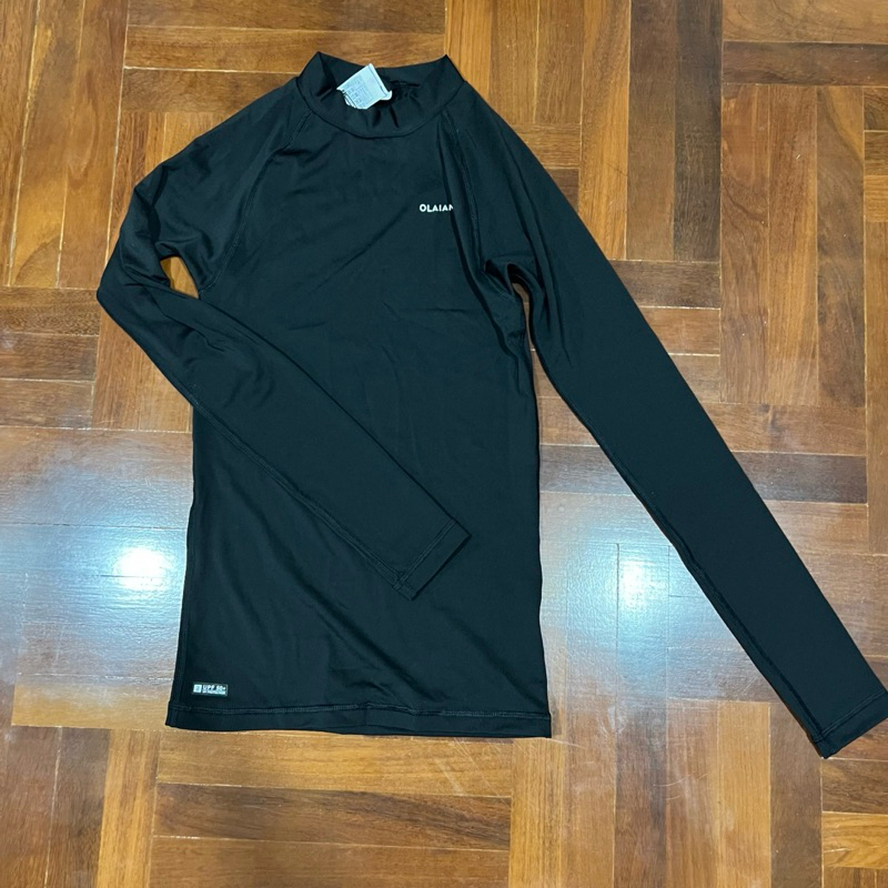 ส่งต่อ Olaian เสื้อว่ายน้ำแขนยาวกัน UV จาก Decathlon ไซซ์ XS