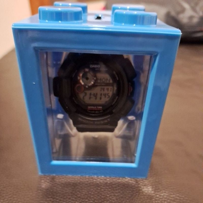 Casio g shock mudman 9300 มือสอง แบตเพิ่ง service มา สภาพ 90% สายยังสมบูรณ์ เป็น carbon resin ไม่เหน