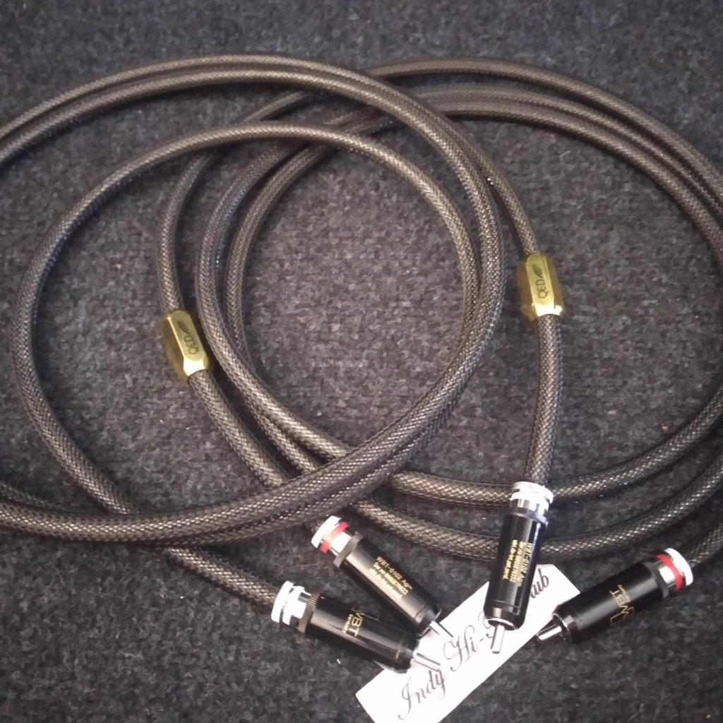 สายสัญญาณ RCA QED Signature Series   รุ่นท็อปพร้อมใช้งาน ราคาต่อ 2 เส้น สามารถเลือกความยาวได้