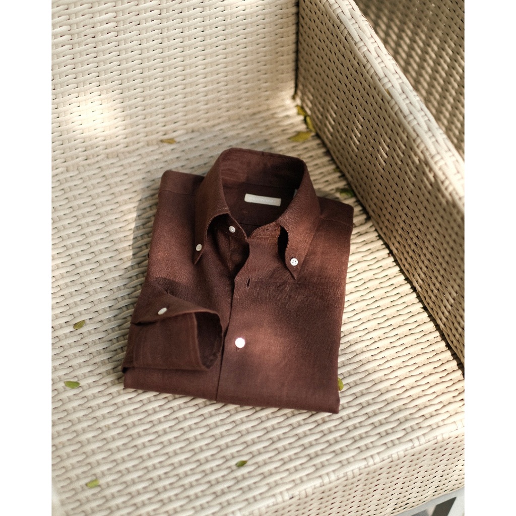 brown linen button-down collar long sleeve shirt เชิ้ตผ้าลินินสีน้ำตาลคอปกกระดุมแขนยาว