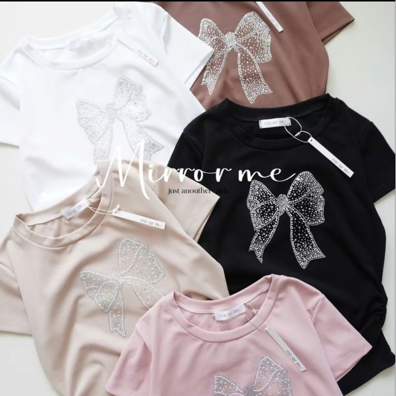 เสื้อยืดแต่งโบว์หน้ามุก แขนสั้น ย่นข้าง ป้ายmirrorme