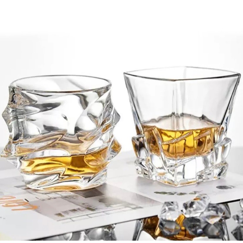 แก้ววิสกี้ 2 ชิ้น Whisky glass แก้วไวน์วิสกี้ แก้วทัมเบลอร์ทรงไม่ปกติ 230มล. แก้ววิสกี้ฐานหนา แก้วคริสตัลไร้สารตะกั่ว