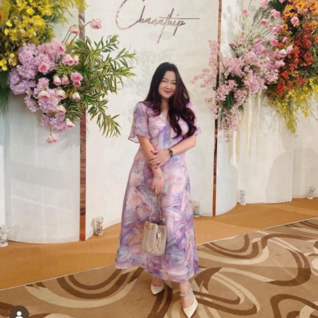 Cottongarden.bkk - V ruffle dress รุ่นนี้เอวใต้ราวนม สั่งตัดเลือกลายผ้าในแชทน้า ปรับคอคอนเฟิมขนาด กับแอดมินก่อนสั่งจ้า
