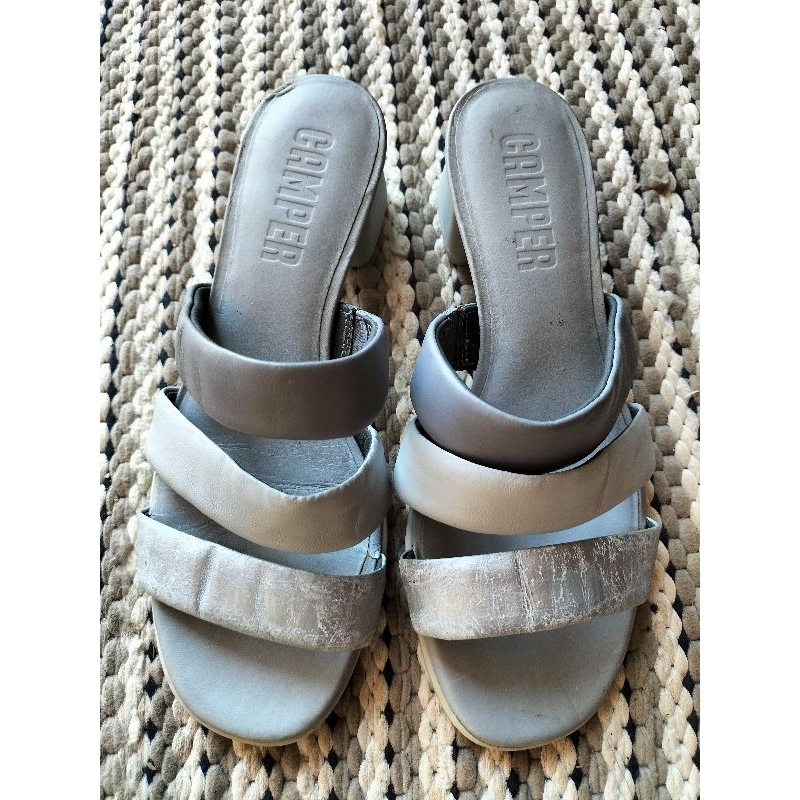 รองเท้าสตรี มีส้น ไซส์ 36 สีเทา แบรนด์ camber