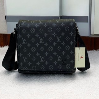 กระเป๋าสะพายข้างผู้ชายขนาด 10 นิ้ว /12 นิ้วของอยู่ในไทยรับปร…