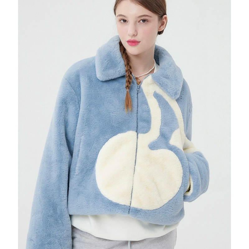 พร้อมส่ง 🍒 — KIRSH BIG CHERRY BOA FUR JUMPER