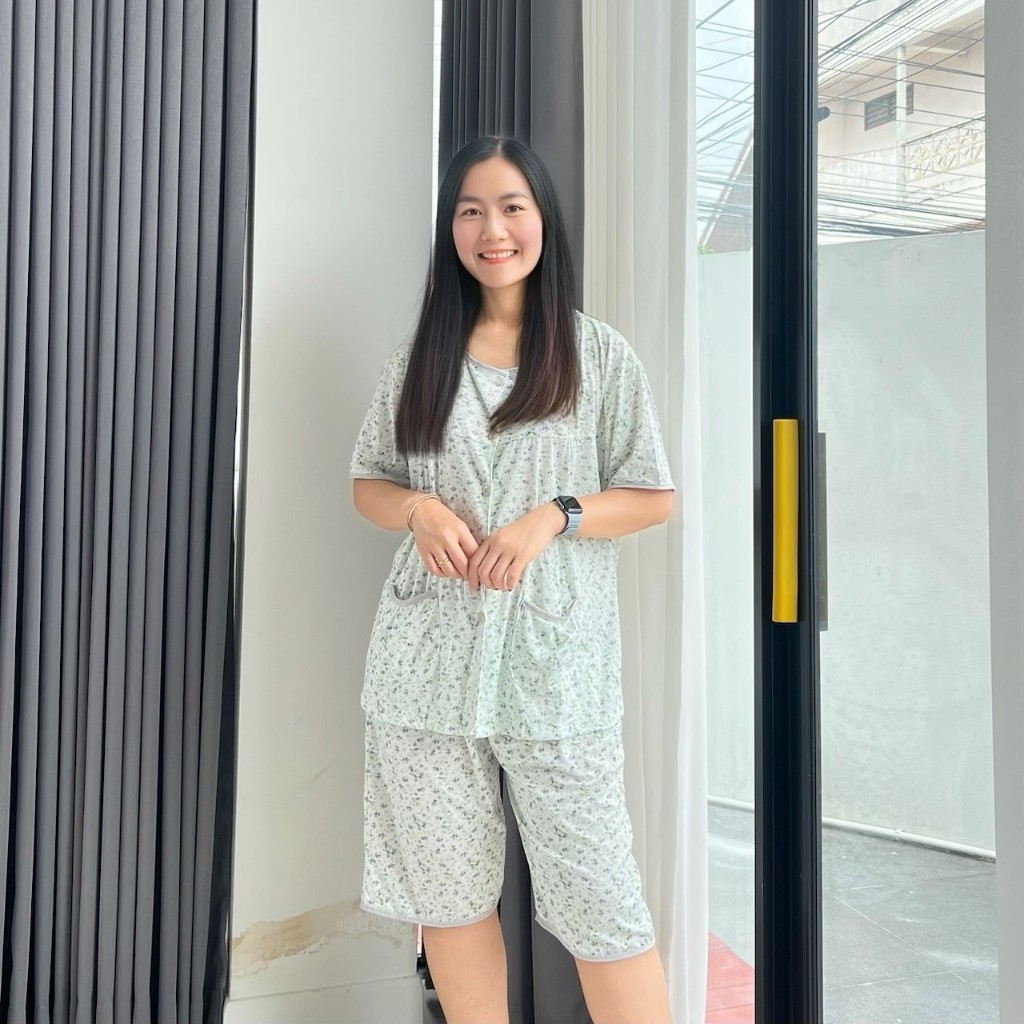 ชุดนอนกระดุมผ่าหน้า เสื้อ+กางเกง ผ้านุ่มยืด สบาย อก44 นิ้ว ยืดได้ถึง 52 นิ้ว กางเกงเอว 24 นิ้ว ยืดได้ถึง 46 นิ้ว