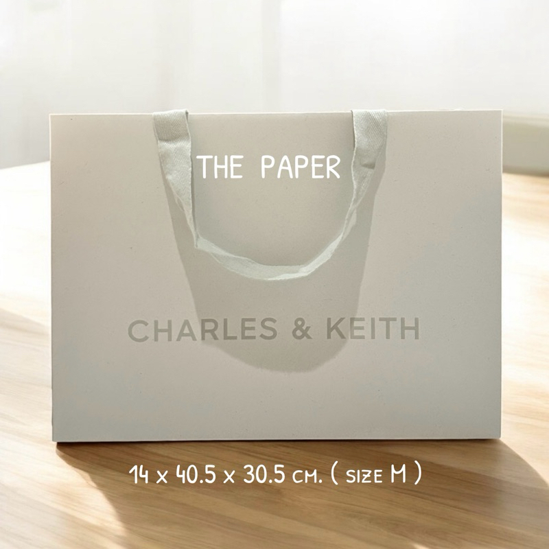 Charles & Keith ( 1แถม1 )  M. ถุงกระดาษแบรนด์ของแท้จากช็อป 100%  ขนาดสินค้า M - 14 x 40.5 x 30.5 cm