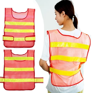 เสื้อกั๊กสะท้อนแสง เสื้อกั๊กเซฟตี้ Reflective Safety Vest เพิ่มความปลอดภัยในการทำงาน การออกแบบที่พิถีพิถัน เสื้อเขียว