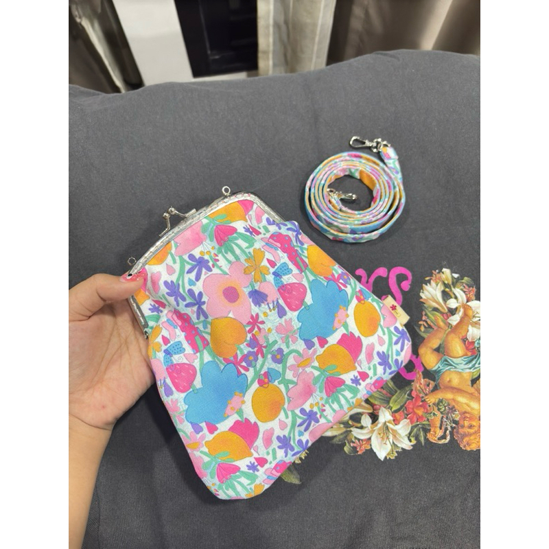 Amuse rimi bag กระเป๋าลายดอกไม้มินิมอล(มือ 2) แบรนด์ Amuse.stuff