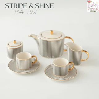 Violet Flamingo ชุดน้ำชารุ่น Stripe and Shine เซ็ตกาน้ำชาพร้อมแก้วและจานรองสีขาวลายขีดสีเขียวเข้มอมดำ วัสดุคุณภาพ