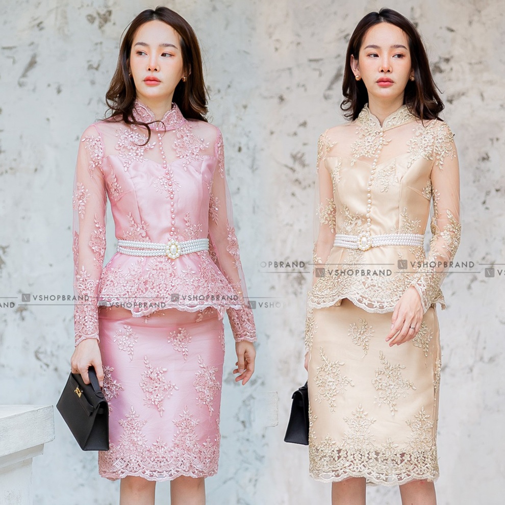 M-XXL ชุดเดรสเซท 2ชิ้น เสื้อลูกไม้คอจีน+กระโปรงสั้น+เข็มขัดโบว์ผ้า สีทอง/สีชมพู