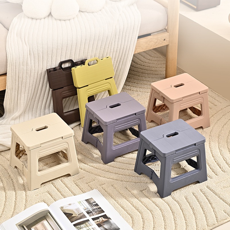 ราคาต่ําสุดใ !!เก้าอี้พับพกพา เก้าอี้พลาสติกอเนกประสงค์ Foldable Stool คุณภาพดีราคาถูกมีหลายสีให้เลือก