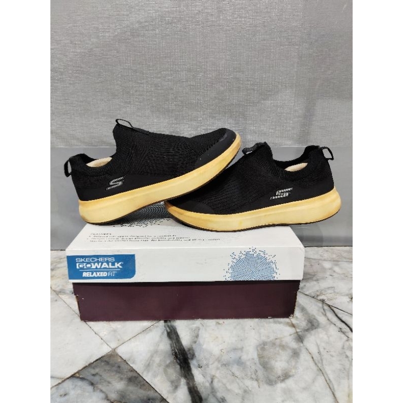 รองเท้า SKECHERS มือสอง