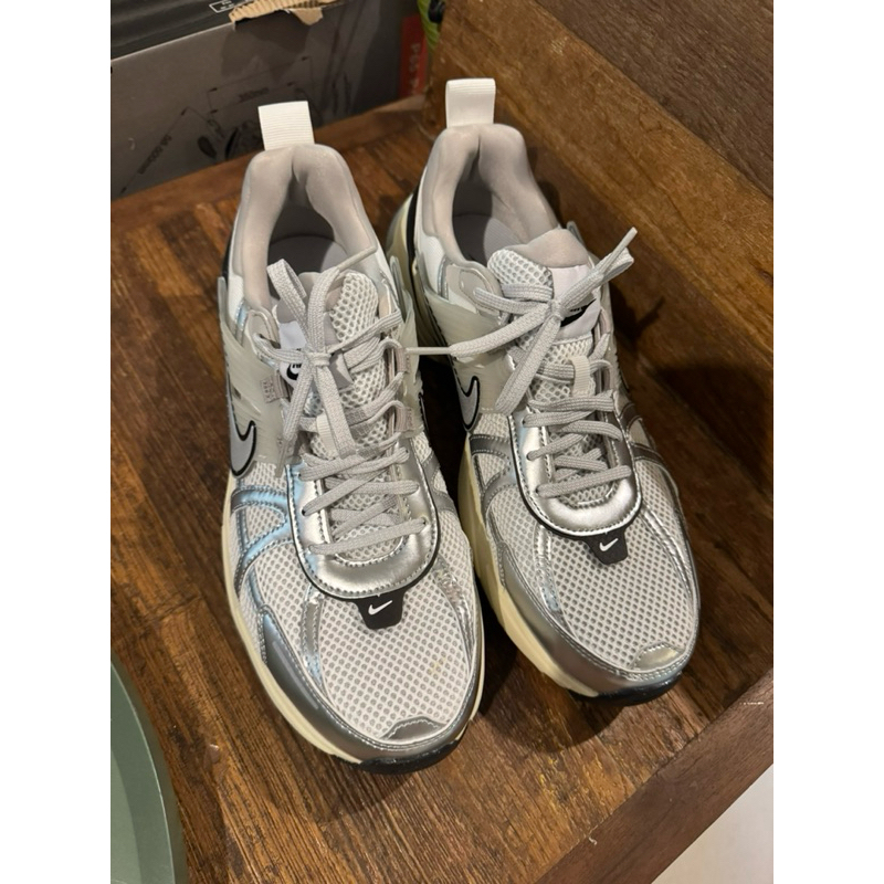 Nike V2K ใส่เดินไป3ชั่วโมง ของแท้จากชอป ไม่มีกล่องแล้วนะครับ size 10.5us 44.5 eur 28.5 m