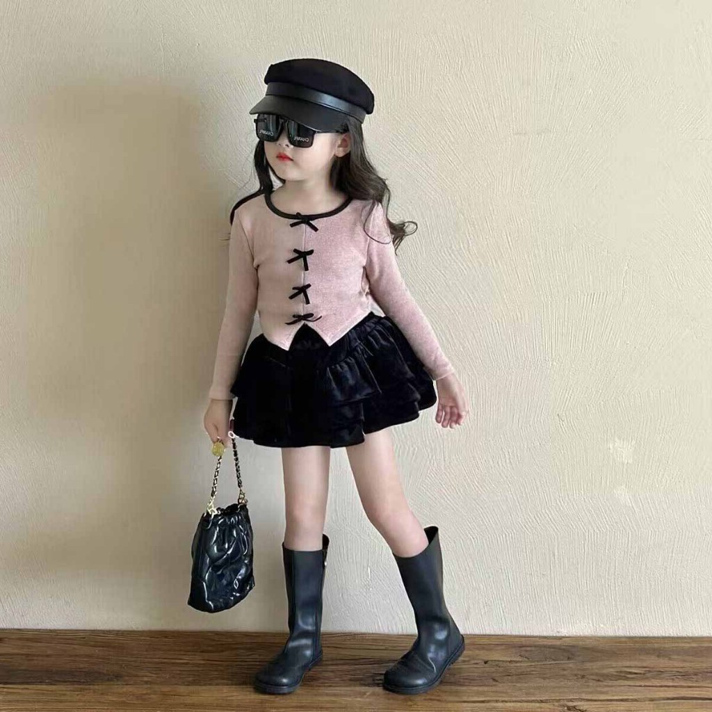 Little Piglet พร้อมส่ง ชุดเซ็ท แขนยาว กระโปรงสั้น สีชมพู สีดำ โบว์ น่ารัก เด็กผู้หญิง