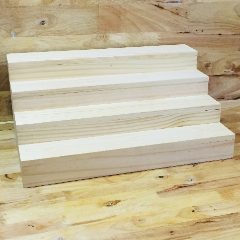 ชั้นไม้ 4 ชั้น แบบปิดทึบ ขั้นบันได โชว์สินค้าวางของขาย ขนาดกxยxส 32x50x20 cm. CAS17-4*50 (สั่งได้ไม่เกิน2อันต่อครั้ง)