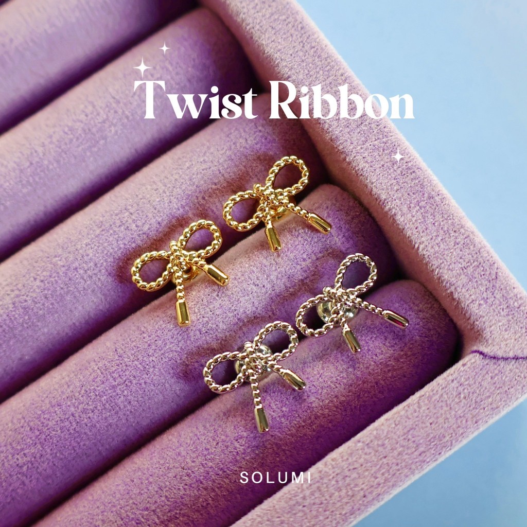 ต่างหูโบว์ ดีไซน์น่ารัก รูปเกลียวเชือกผูกพัน SOLUMI Twist Ribbon earrings ต่างหู Nickel free