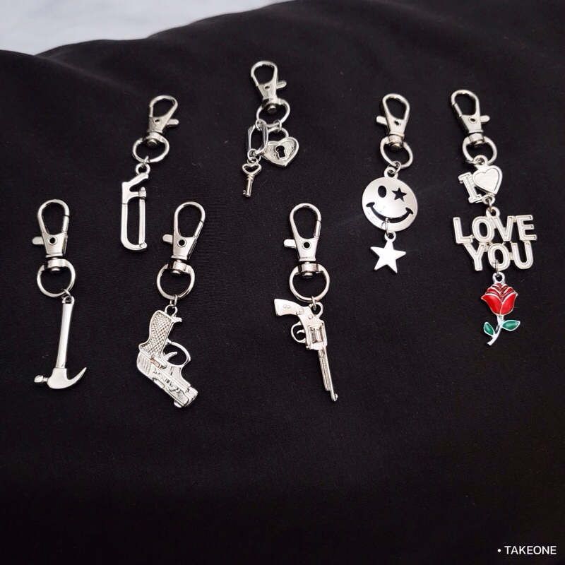TAKEONE KEYCHAIN | พวงกุญแจห้อยกระเป๋า ห้อยairpod