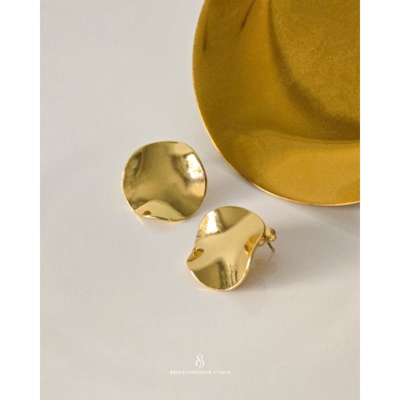 Bright and Shine - CORAL EARRINGS (2.5 cm.)