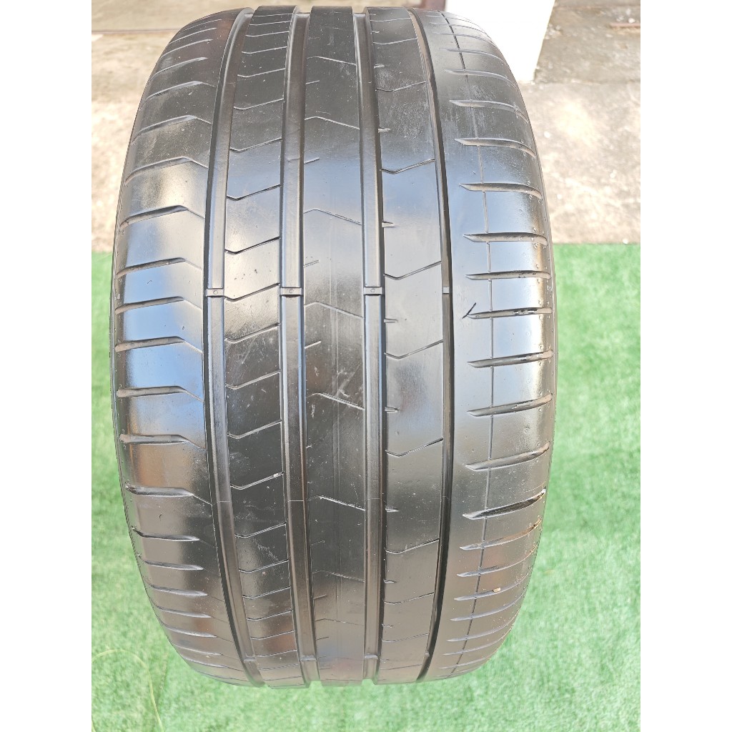 255 35 R21 Y22 ยางเปอร์เซ็นต์ Pirelli  ขนาด 255 35 R21 ยางปี 22 ดอกยางสวยมีปะ 1 เส้นราคาเส้นละ 700บา