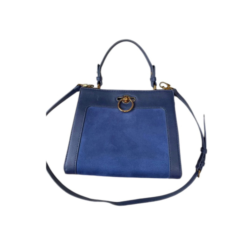 กระเป๋าผู้หญิง Charles&Keith ถือได้ สะพายได้ จุของได้เยอะ