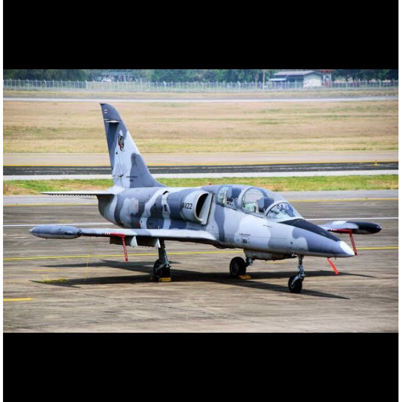 โมเดล เครื่องบินจำลอง เครื่องบินรบ ไทย แอล 39 L-39 ทอ.ไทย ขนาด 1/72 ยาวประมาณ 16 ซม. ทำจากเรซิ่น