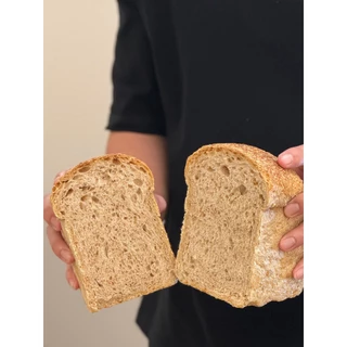 ขนมปังซาวโดวจ์รสชาติโฮลวีท SOURDOUGH WHOLE WHEAT (550g. / 275g.)
