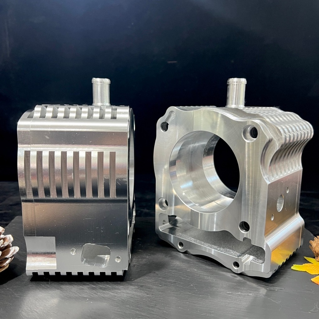 เสื้อสูบXmax300 CNC เสื้อXmax มีขนาดยาว 85/90 มม.เจาะท่อน้ำข้างมาเรียบร้อย ใช้ตัวดันโซ่ของเดิมได้เลย - รูปที่ 4