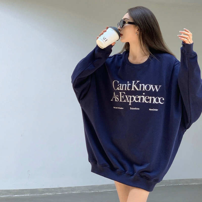 Walkon งานใหม่มาก เสื้อแขนยาวแฟชั่น สกรีนข้อความตรงหน้าอก สีสวย คุมโทนแต่งตัวง่าย สวมใส่สบายผ้าไม่ร้อน จะใส่แมทช์กับกาง