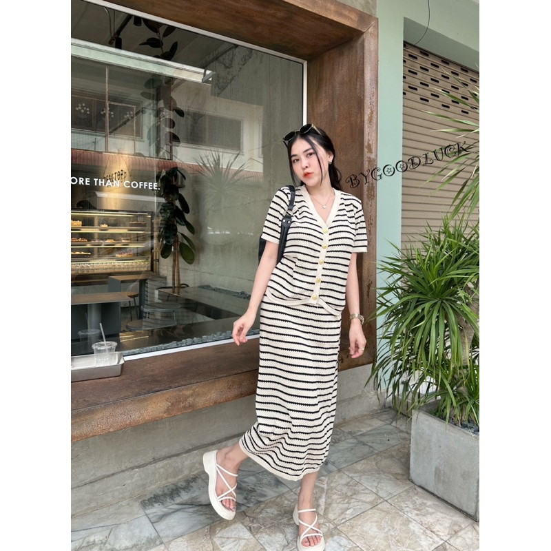 Chill Fashion Shop เสื้อ+กระโปรง (️รุ่น ใต้ฝุ่น)