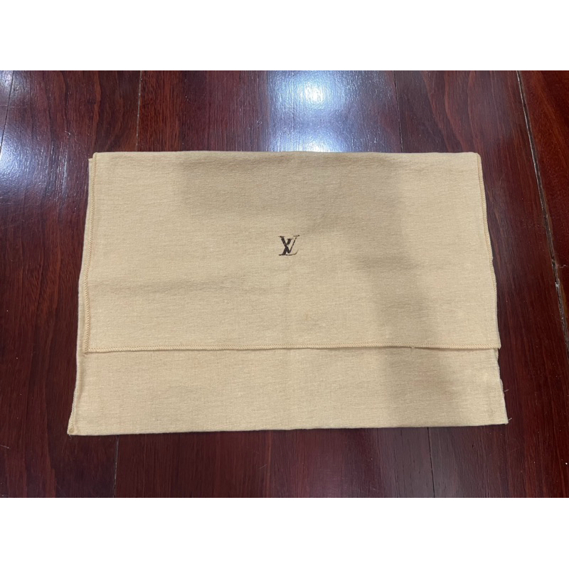 ถุงผ้า Louis Vuitton ของแท้