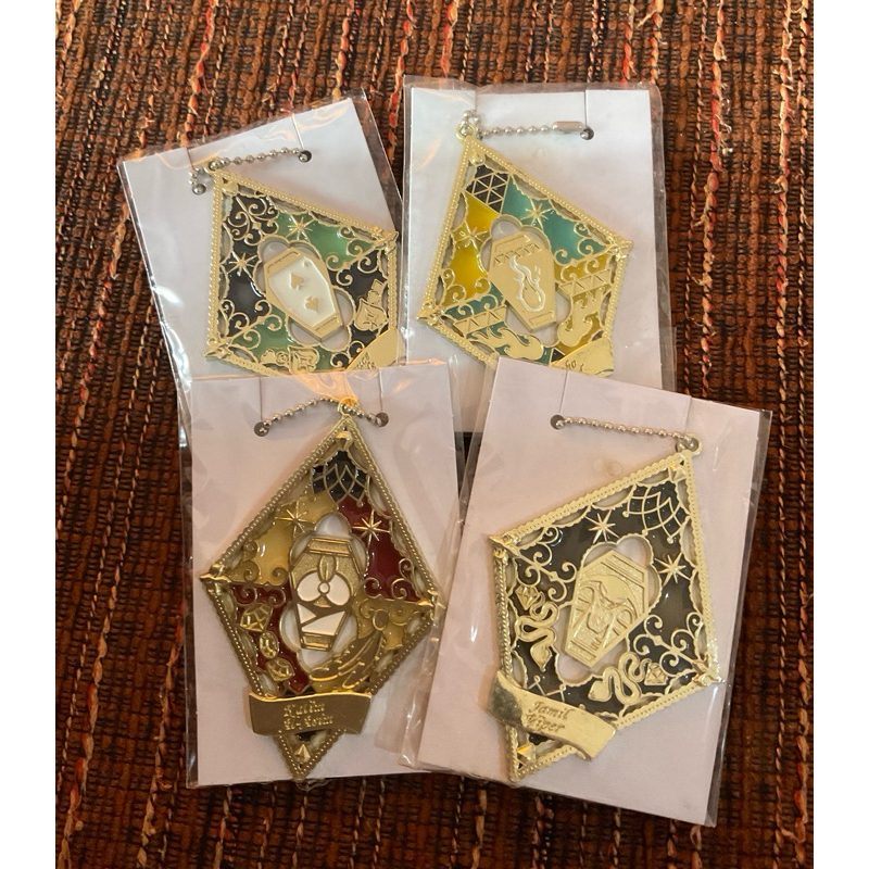 พร้อมส่ง พวงกุญแจ/ชาร์ม twisted wonderland (twst)