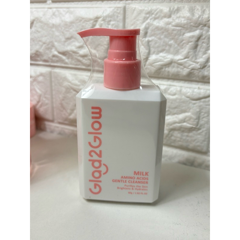 ส่งต่อของใหม่Glad2Glow Milk Brightening Cleanser ไบร์ทเทนนิ่ง คลีนเซอร์สำหรับใบหน้า โฟมล้างหน้า คลีน