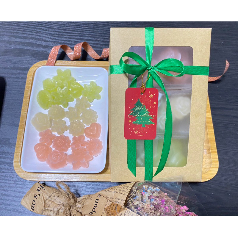 วุ้นกรอบมะพร้าวน้ำหอม เซ็ทของขวัญปีใหม่ออกแล้วค่าา หอมน้ำมะพร้าวน้ำหอม หวาน กรอบ อร่อย😊