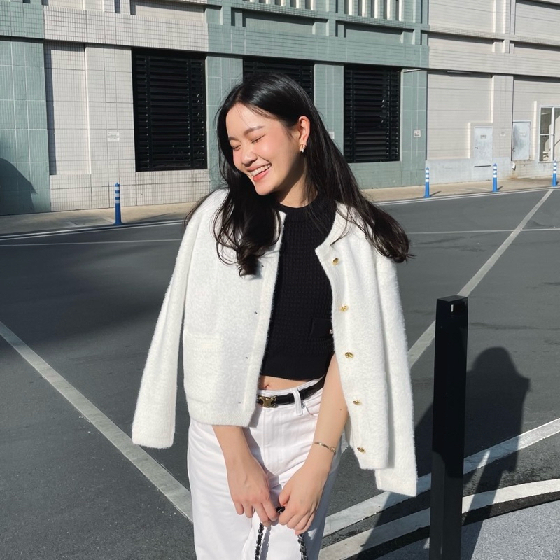 Bellagio Cardigan - เสื้อคารดิแกนผ้าไหมพรม หนานุ่ม กันหนาวได้ดี