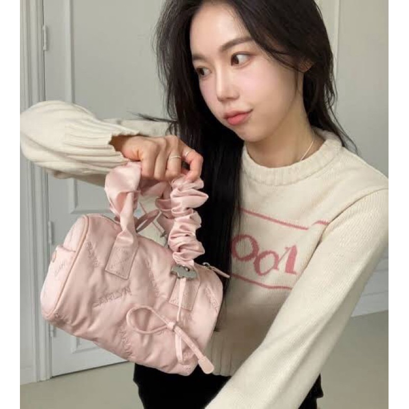 Carlyn TIA MINI กระเป๋าสะพาย สายปรับระดับได้