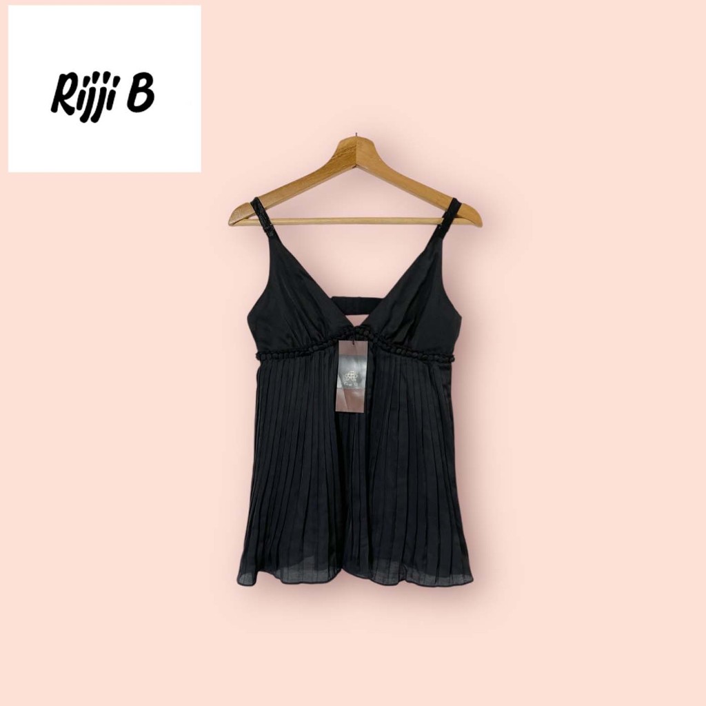 เสื้อ Rijji B ผ้าซาตินพลีทอย่างดี ไซด์ - M อก 32-36 ยาว 26 นิ้ว เสื้อสายเดี่ยวทรงสวยน่ารัก อกสวย หลังสวย ผ้าดีทิ้งต