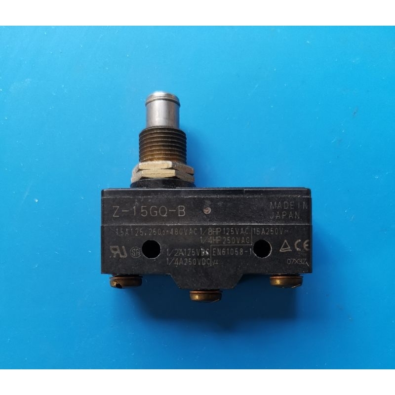 ลิมิตสวิทช์ Limit Switch OMRON Z-15GQ-B Japan แท้