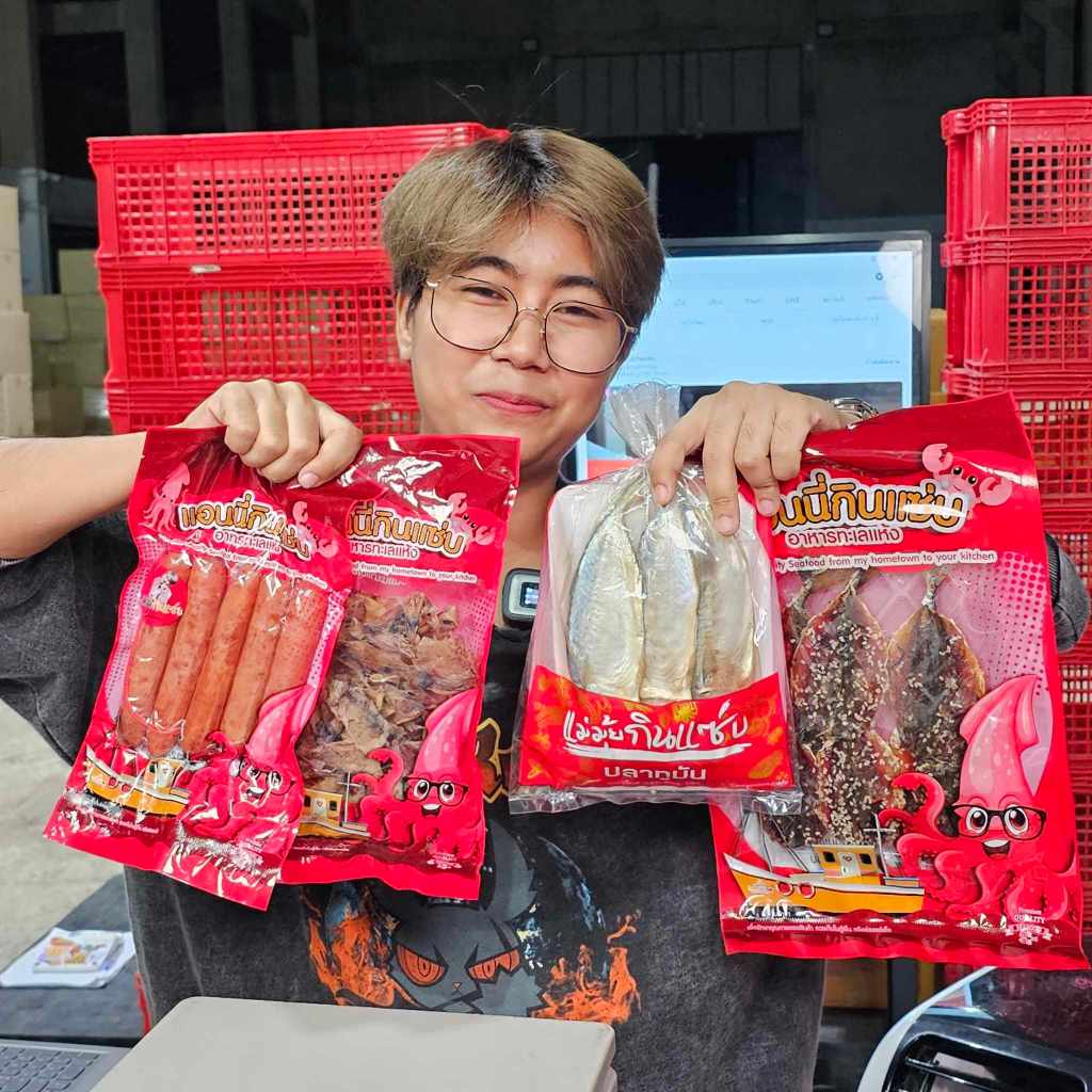 หมึกกะตอย 100 กรัม1แพ็ค/ปลาทูมัน 1 แพ็ค/ปลาหวานโรยงา 100 กรัม1แพ็ค/กุนเชียงหมู5แท่ง 1 แพ็ค