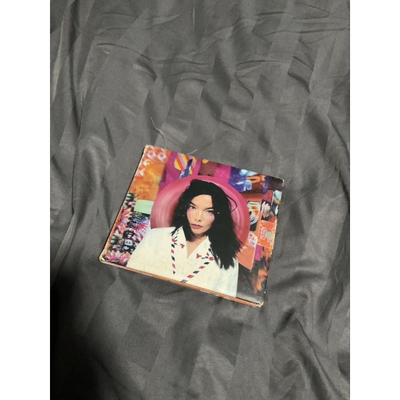 Björk / Post / CD มือสอง ตำหนิหน้าปก